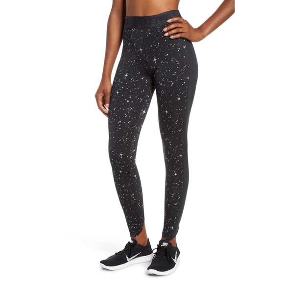 Nike star print leggings Clearance